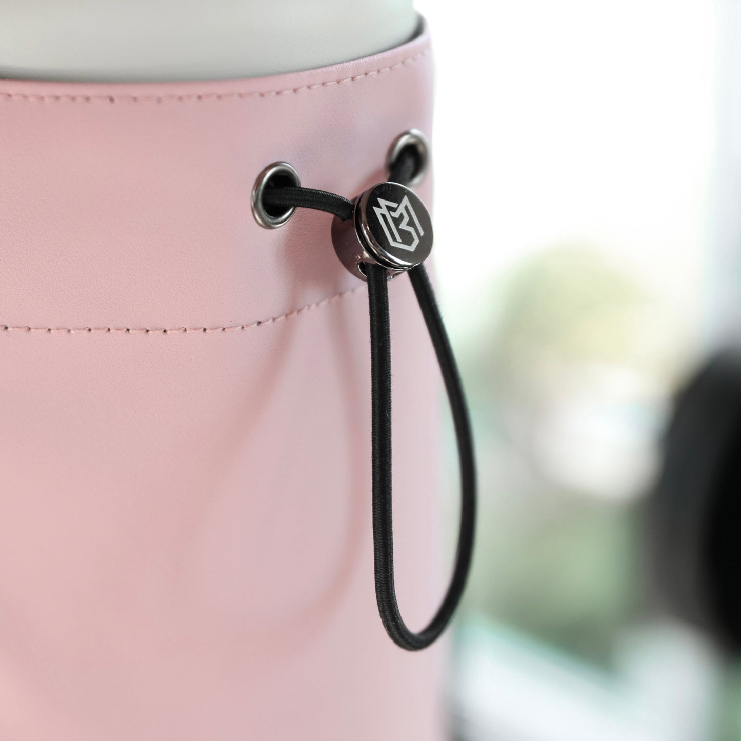 Nivo Magnetic Bottle Bag
