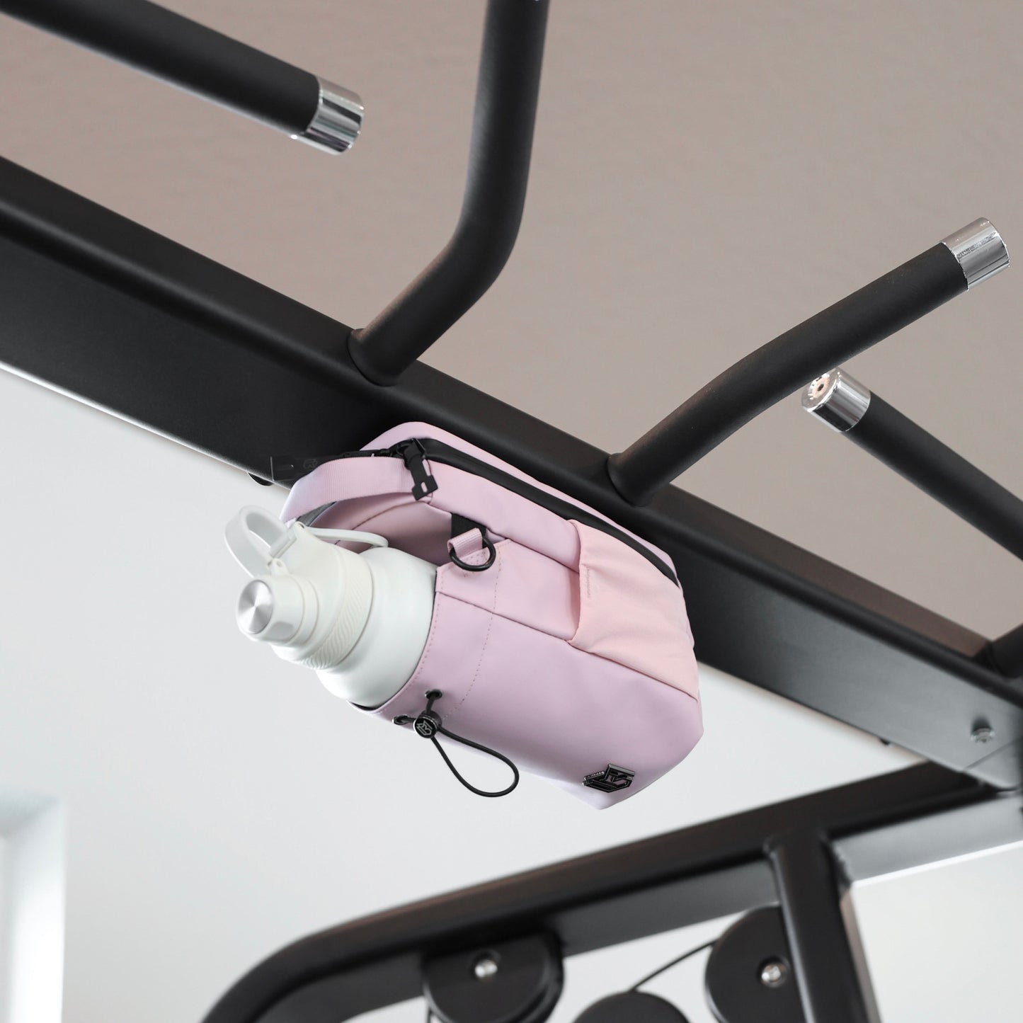 Nivo Magnetic Bottle Bag